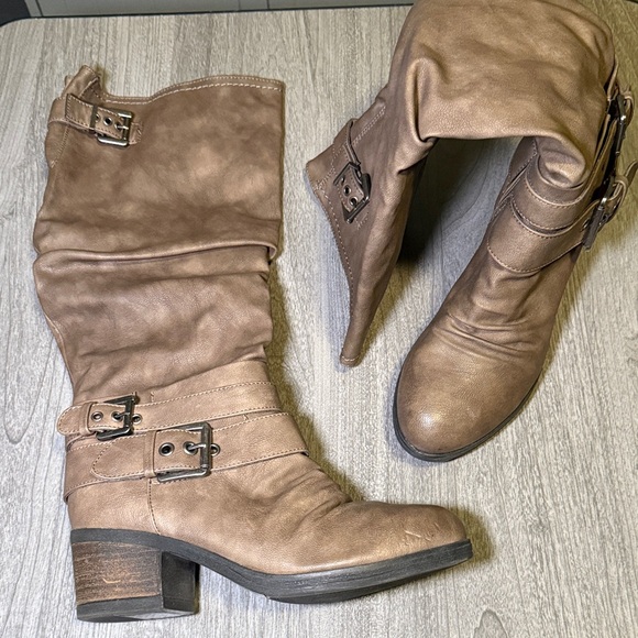 Carlos by Carlos Santana Tan Heeled Boots - Picture 2 of 5